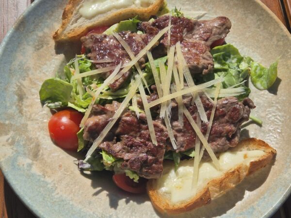 Füme Etli Burrata Peynirli Salata